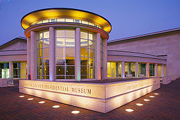260px-Abraham Lincoln Presidential Library and MuseumLincoln_Museum_Exterior