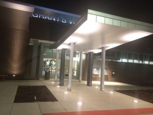 Main entrance to Grant's View Branch library